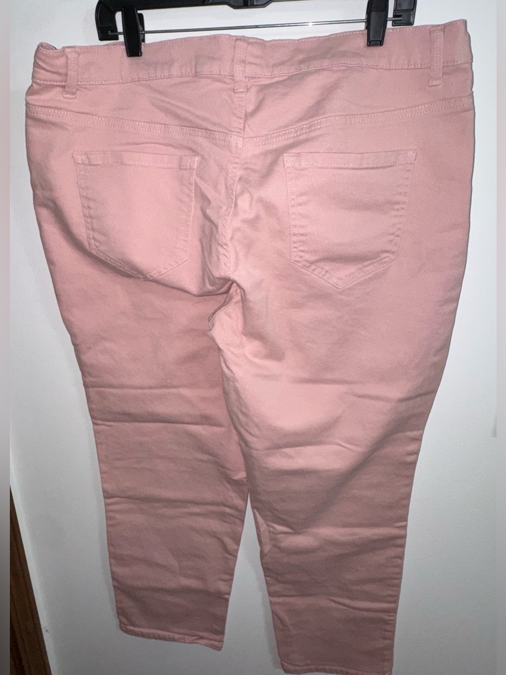 Gloria Vanderbilt Women’s Pink Straight-Leg Jeans - Picture 3 of 4
